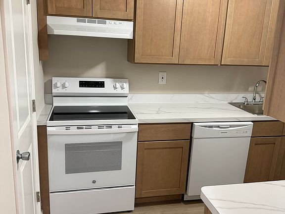 2nd image of 100 Lincoln Ave #100