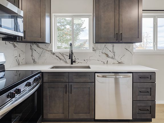 5th image of 3850 S King St Unit 1