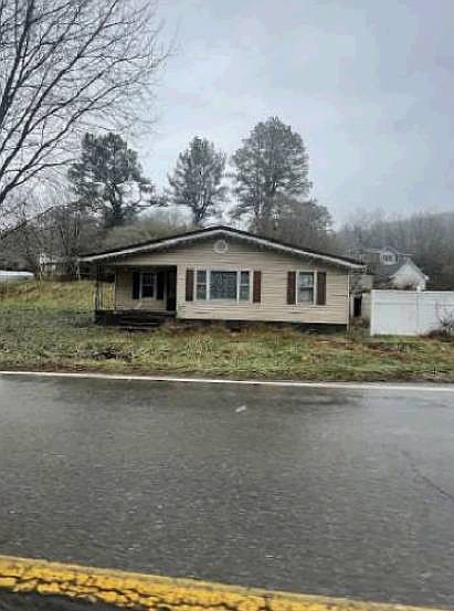 1st image of 2443 Sandlick Rd