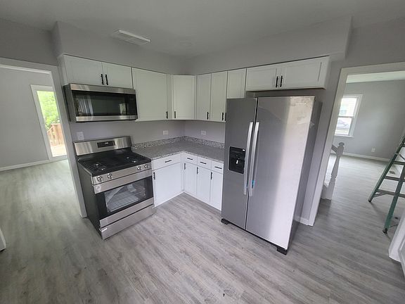 3rd image of 1140 Church Rd