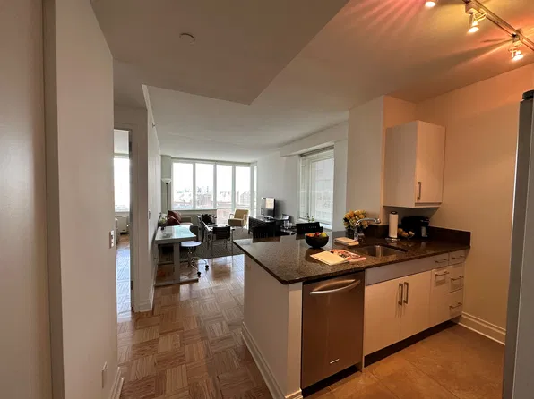 1510 Lexington Avenue image 1 of 27