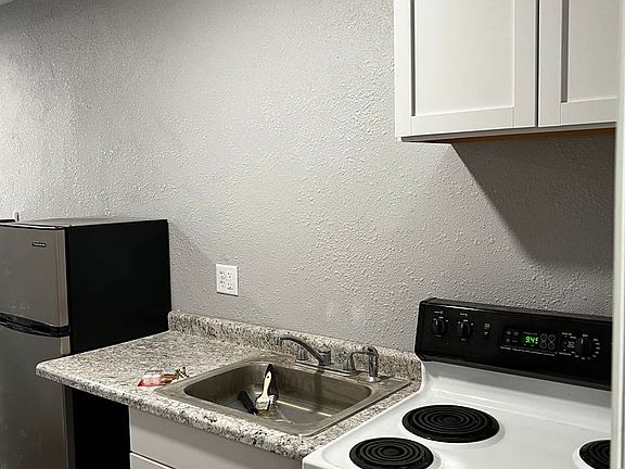 4th image of 1106 Gillette St #1118