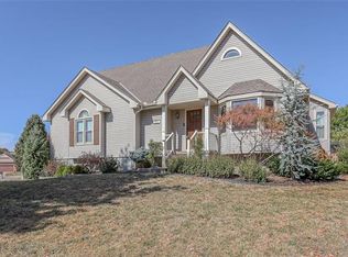 217 NE Bridgeport Ct, Blue Springs, MO 64014