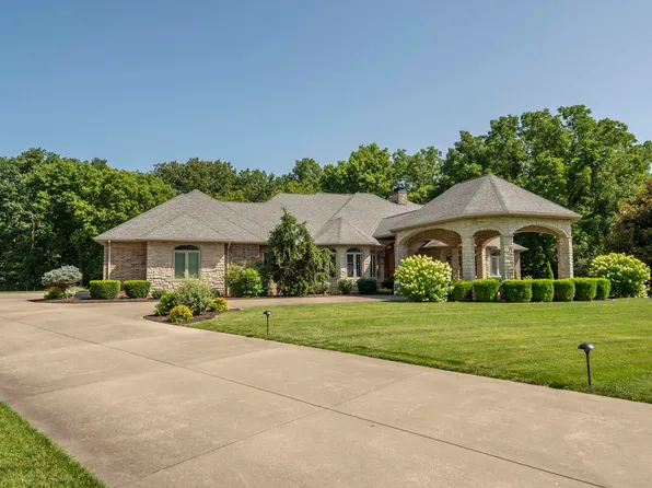 410 S Oaks Drive, Springfield, MO 65809