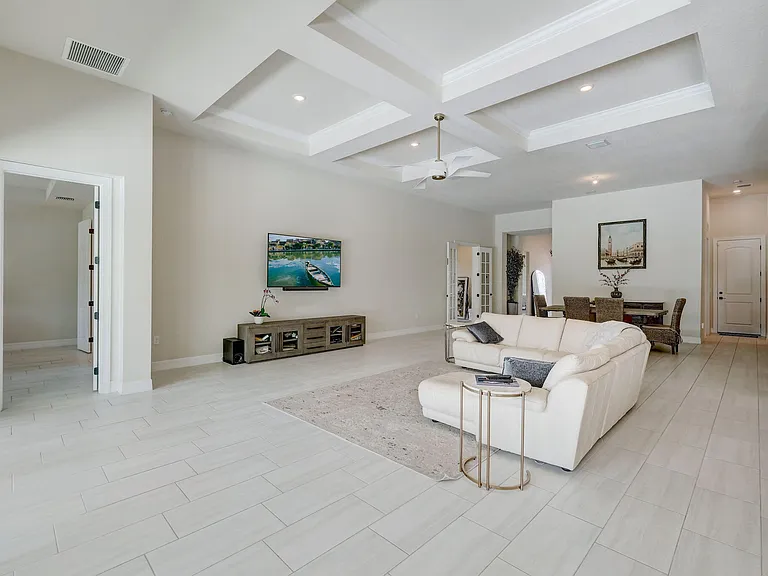9234 Balsamo Dr — Photo 11