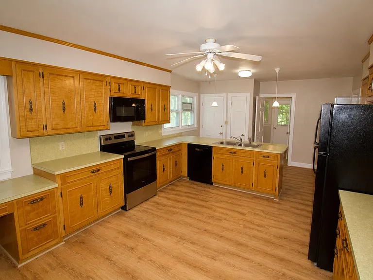 1502 Electric Rd SW — Photo 9