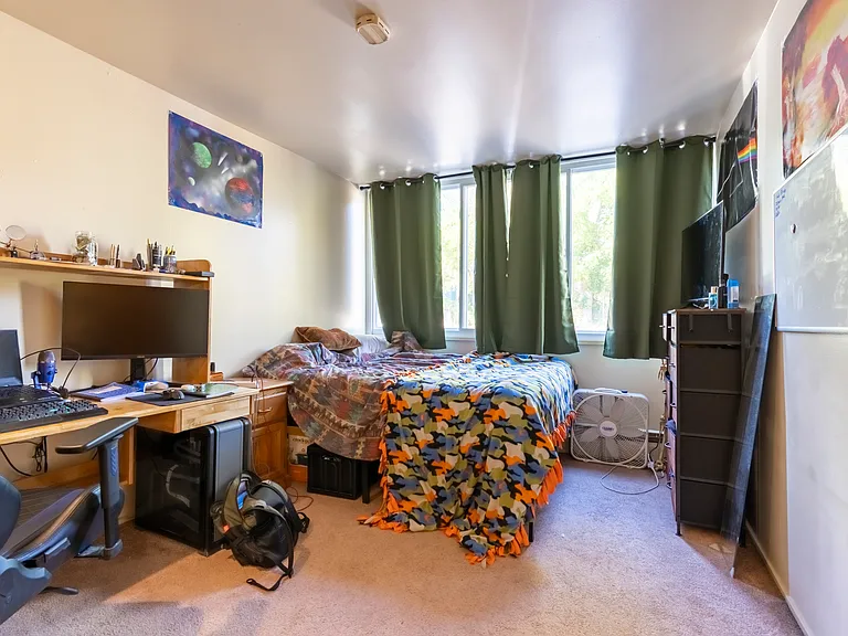 912 Brown St #214 — Photo 8