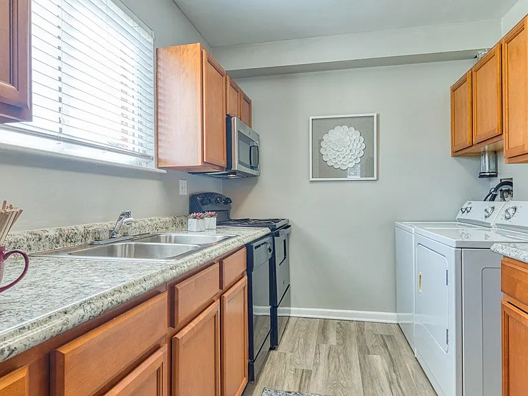Andover Apartments — Photo 7
