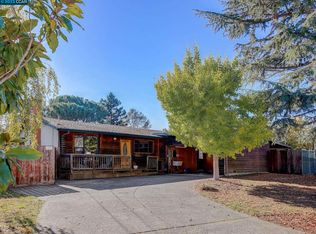 15 Jules Dr, Novato, CA 94947