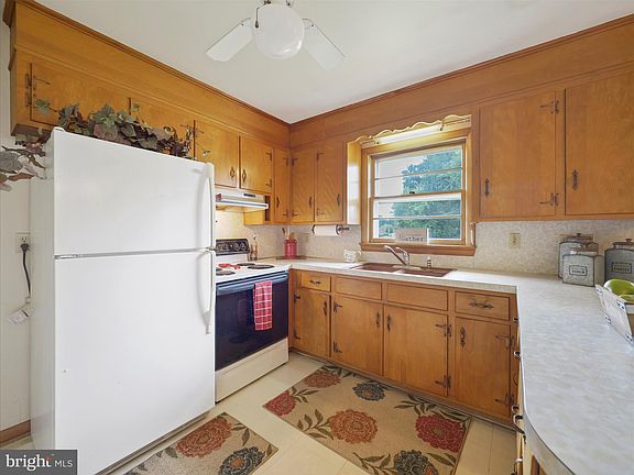 5th image of 9706 Chapelwood Ln