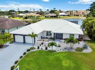 8712 53rd Ave W, Bradenton, FL 34210
