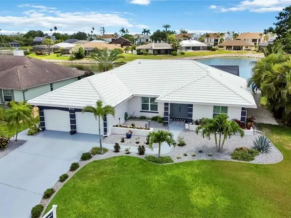 8712 53rd Ave W, Bradenton, FL 34210