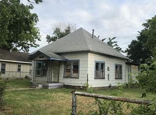 308 E 2nd St, Cushing, OK 74023