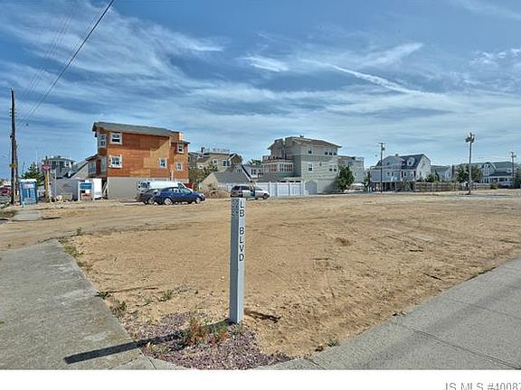 2nd image of 3 E 33rd St