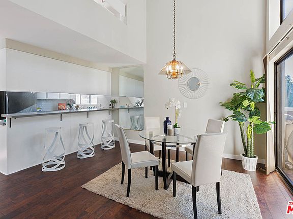 3rd image of 11106 Culver Blvd #101