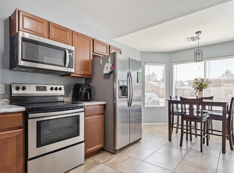8520 W Palm Ln — Photo 2