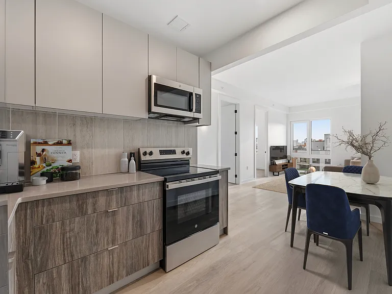 172-02 Hillside Ave #5I — Photo 3