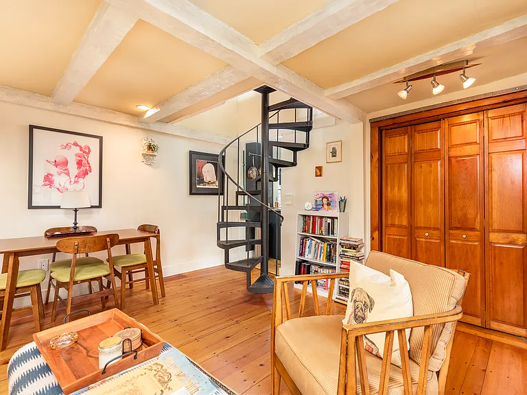 14 Nicholson Hl #B — Photo 7