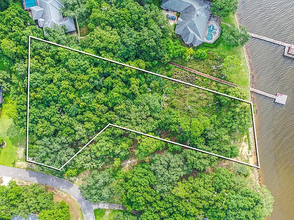 3rd image of 9 Cedar Beach Cv