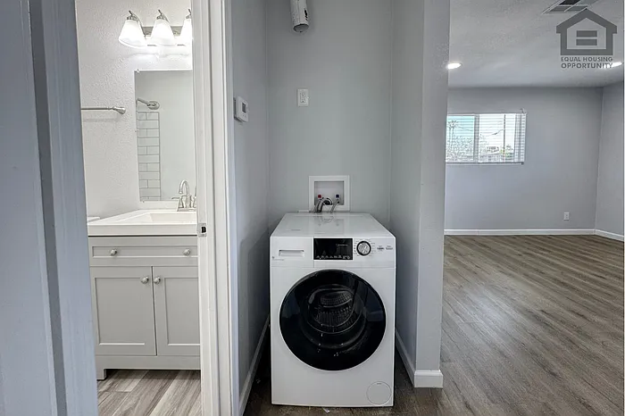 4933 E Willetta St #1 — Photo 14