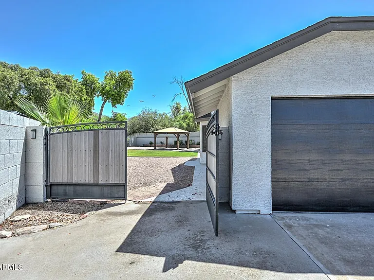 11509 N 109th Way — Photo 44