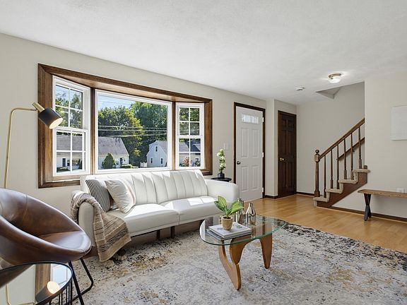 5th image of 49 Gill St #1