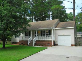 1104 Sunlight Dr, Chesapeake, VA 23322