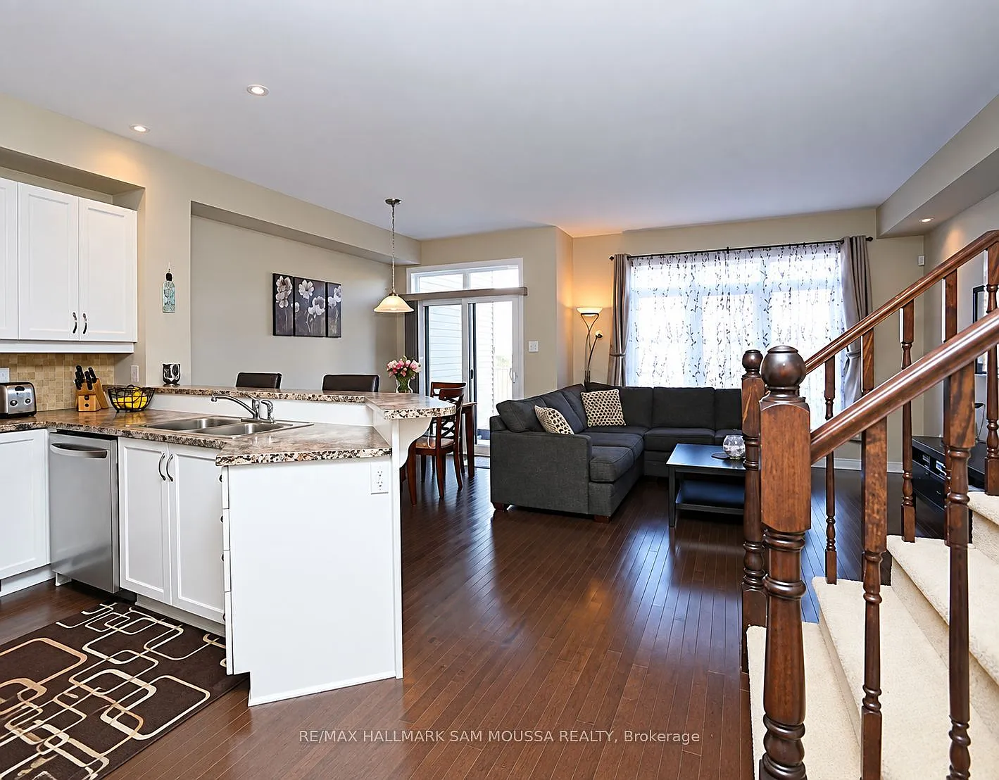 3 bed, $2,700 — Photo 3
