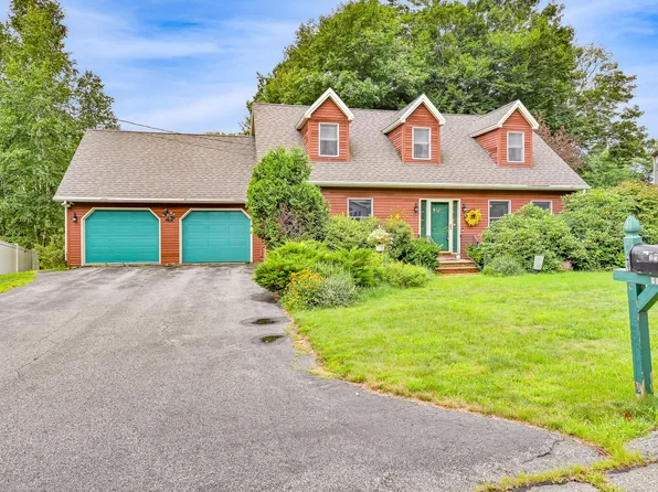 37 Woodside Drive, Lewiston, ME 04240