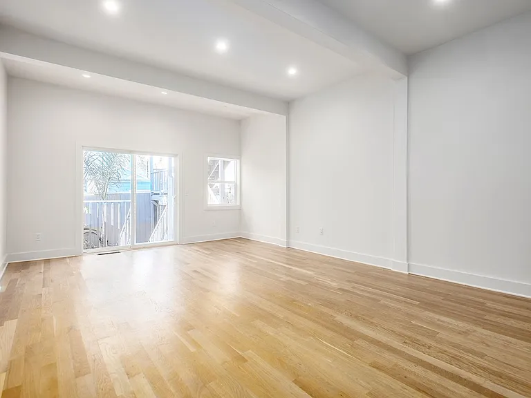 1268 Hampshire St — Photo 7