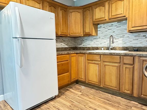 4th image of 307 Amherst Ave #44