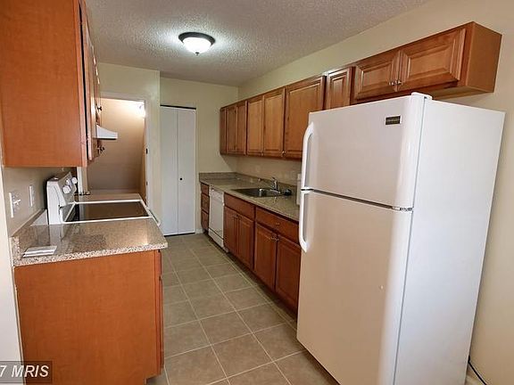 3rd image of 4730 Kandel Ct