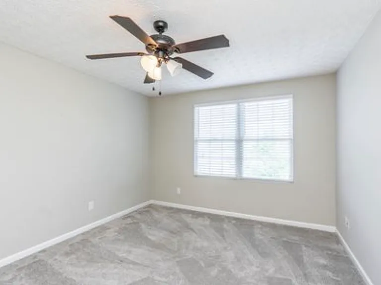 1040 Bella Dona Rd — Photo 17