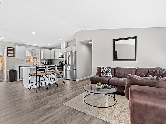 5th image of 4605 NE Leverich Ct