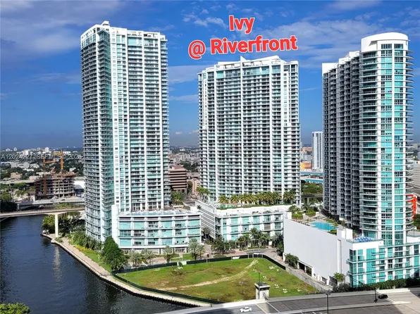 90 SW 3rd St, Miami, FL