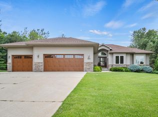 1900 Woodcrest Dr NE, Owatonna, MN 55060