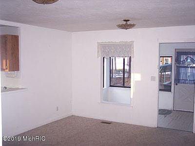 2nd image of 2180 Midlake Dr