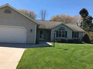 1019 Sunnyside Ave, Sheboygan, WI 53081