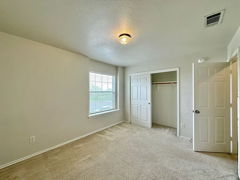1806 Lobrecht Ct — Photo 33
