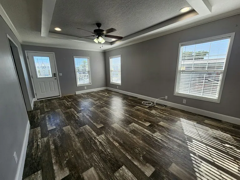 453 Emden St #453 — Photo 15