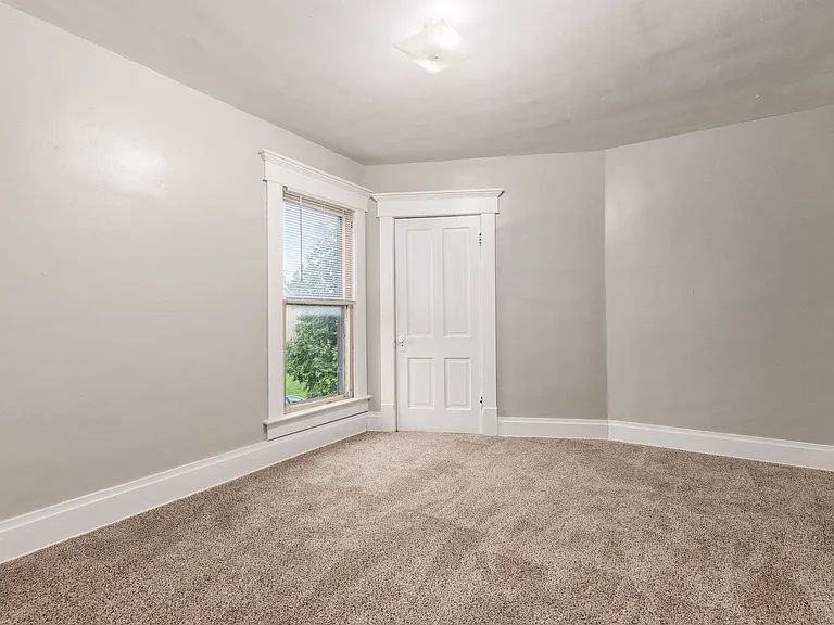 25 E Blake Ave — Photo 16