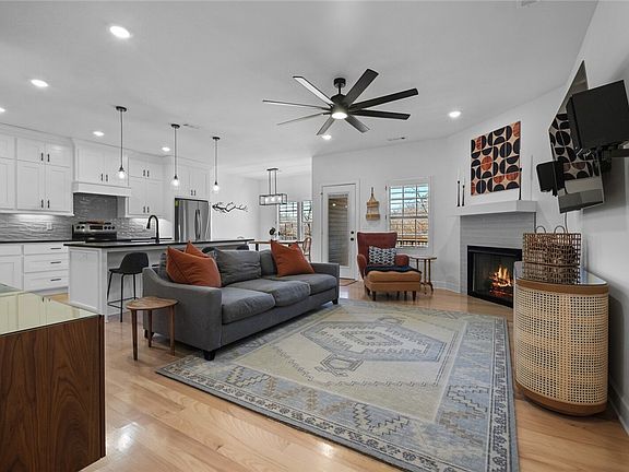 2nd image of 3 Manton Ln