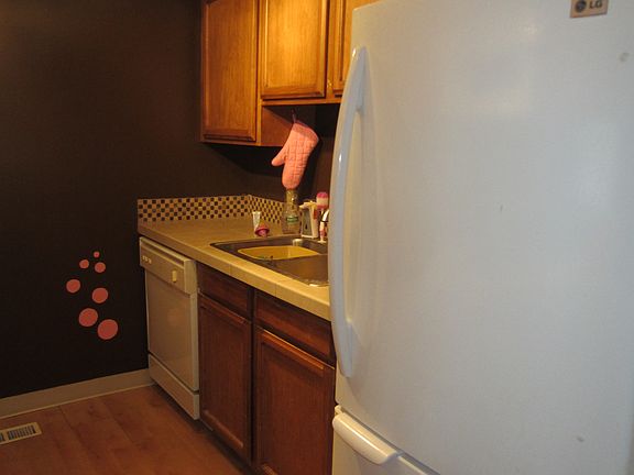 3rd image of 619 SE 130th Ct