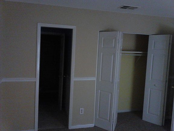 4th image of 3605 Woodbriar Cir APT B