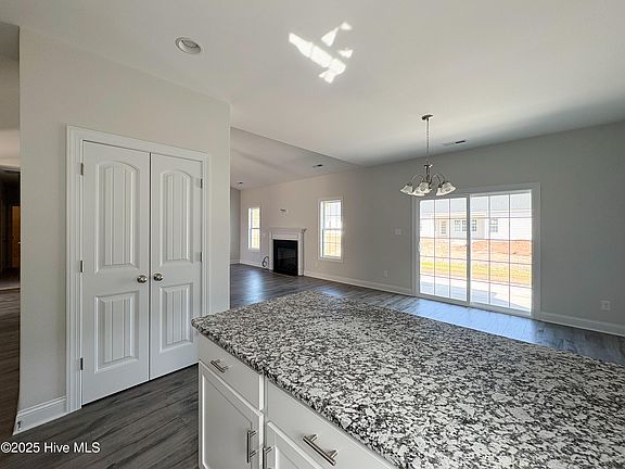 4th image of 616 Carmel Drive