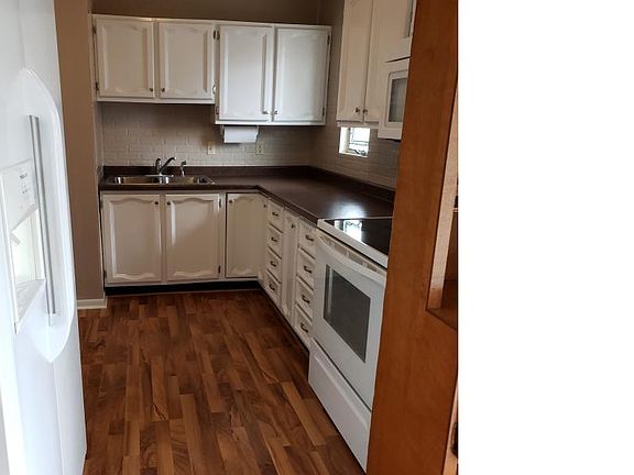 5th image of 1426 Hollycrest Cir