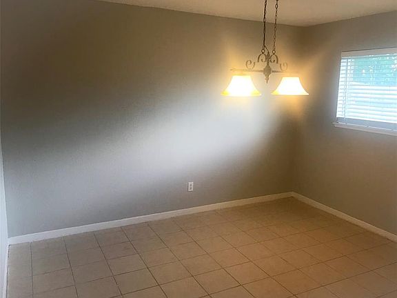 5th image of 2829 Westbury Ln