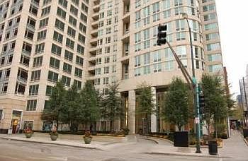 1st image of 345 N La Salle Dr APT 805