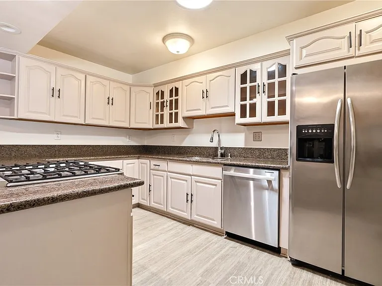 524 E Ghent St — Photo 10