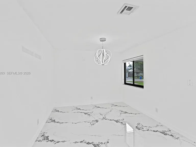 732 SW 95th Ter — Photo 10